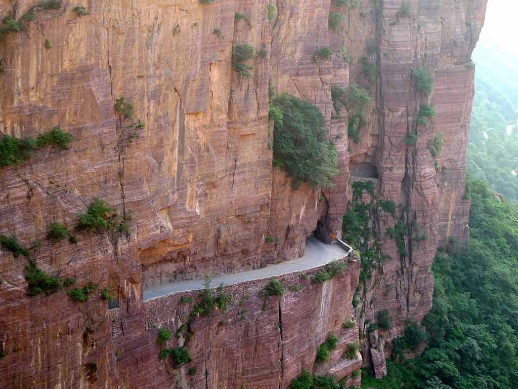 Guoling Tunnel Road
