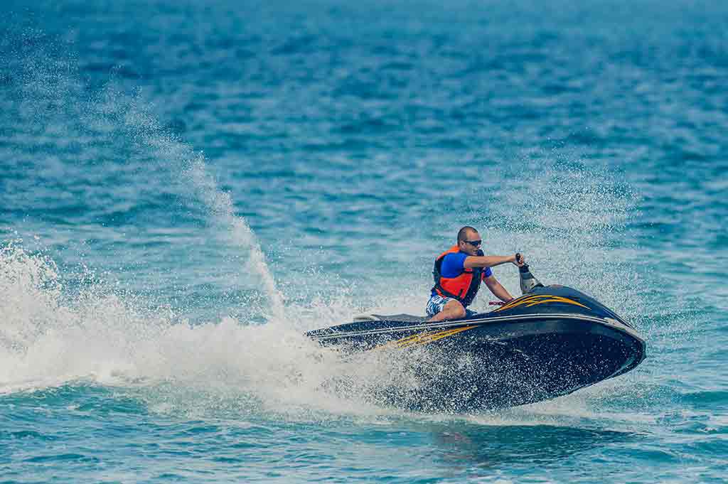 Dubai Water Sports: 30-minute Water Jetpack Dubai Experience