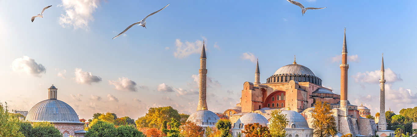 Turkey in April: Weather, Things to Do and Festivities 2024