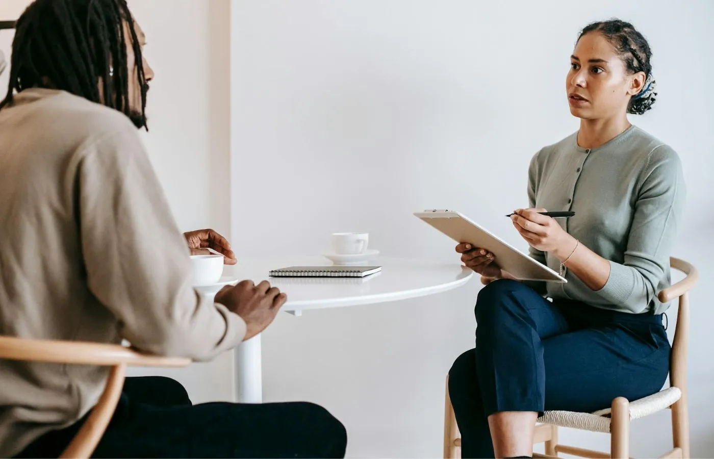woman-taking-interview