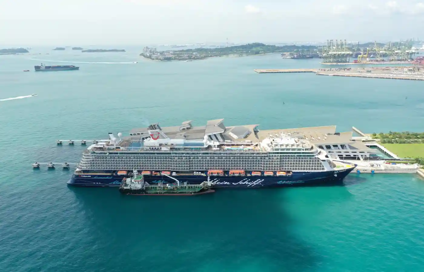 Cruise ship in Singapore under the sky.