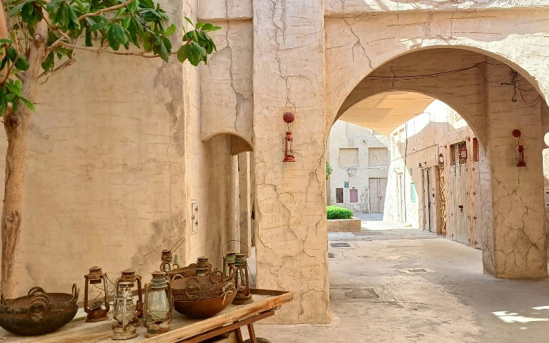 old Dubai with a museum in the backdrop