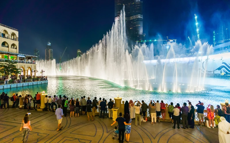 People gathered to watch the splendid display of dancing fountain at the Dubai Fountain show