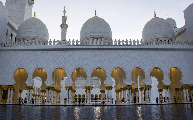 a mosque in abu dhabi
