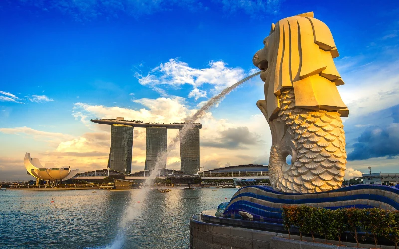 Merlion statue and cityscape in Singapore
